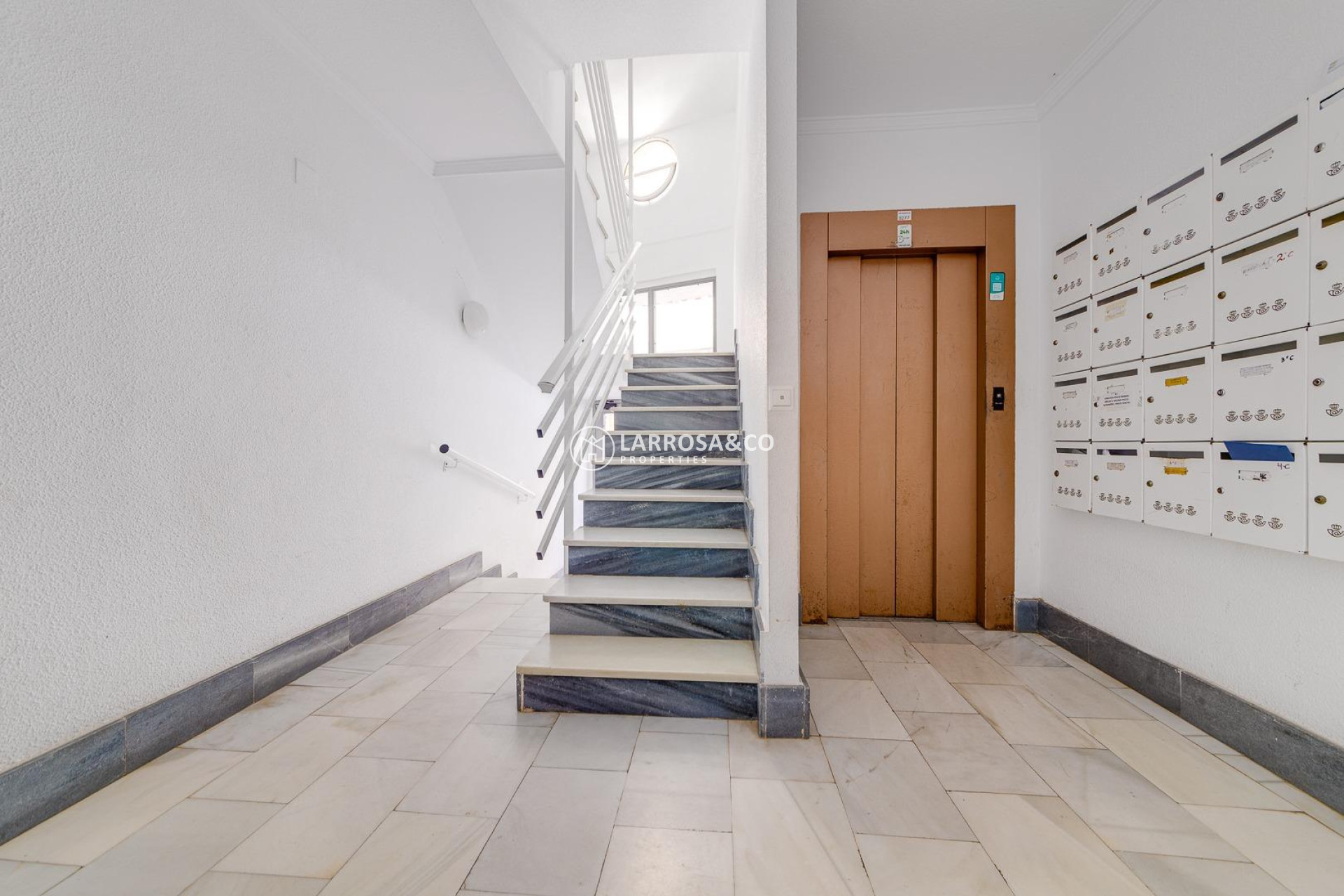 Resale - Apartment - Torrevieja - Playa del cura