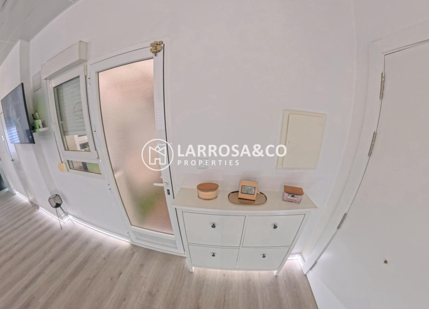 Resale - Apartment - Torrevieja - Playa del cura