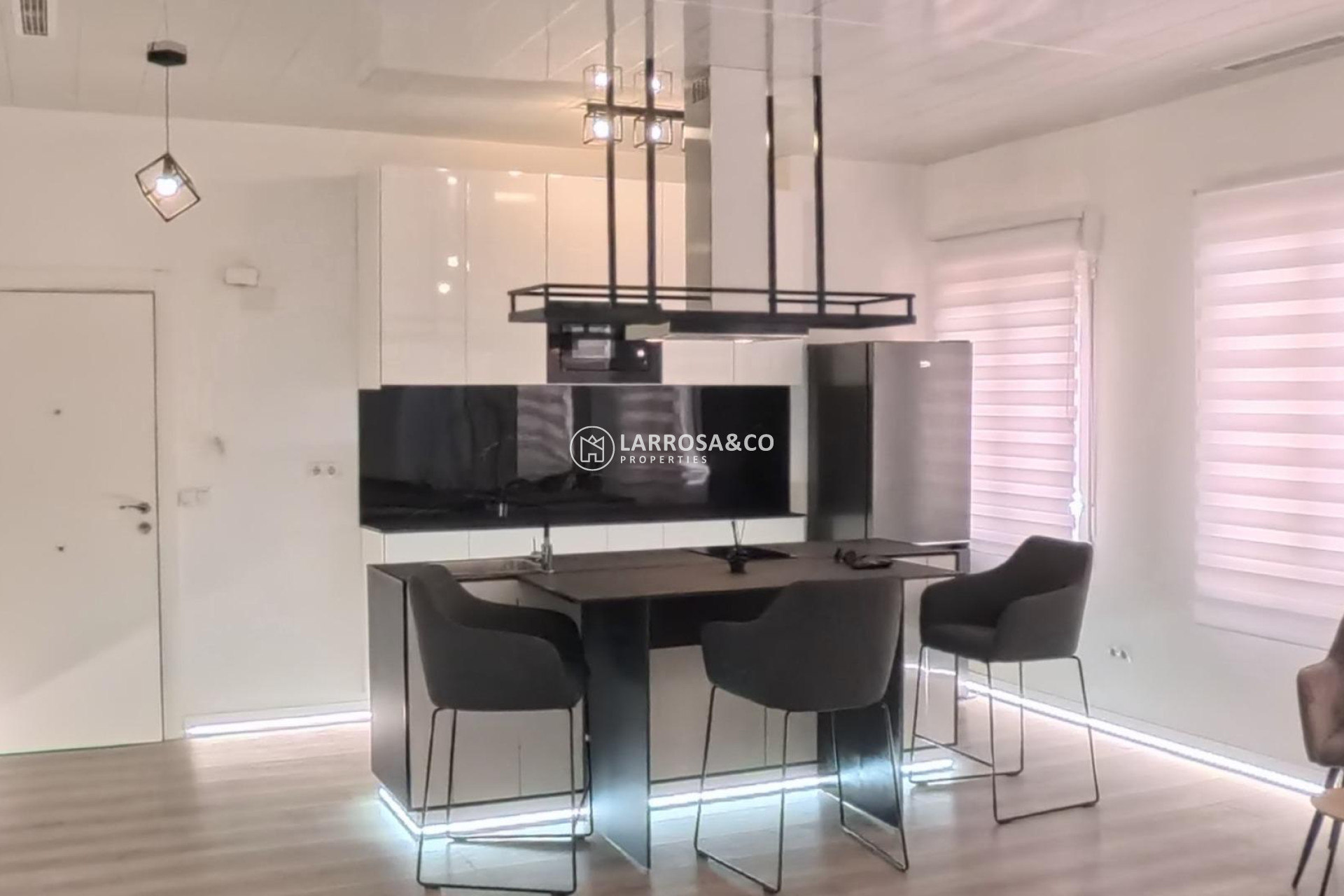 Resale - Apartment - Torrevieja - Playa del cura