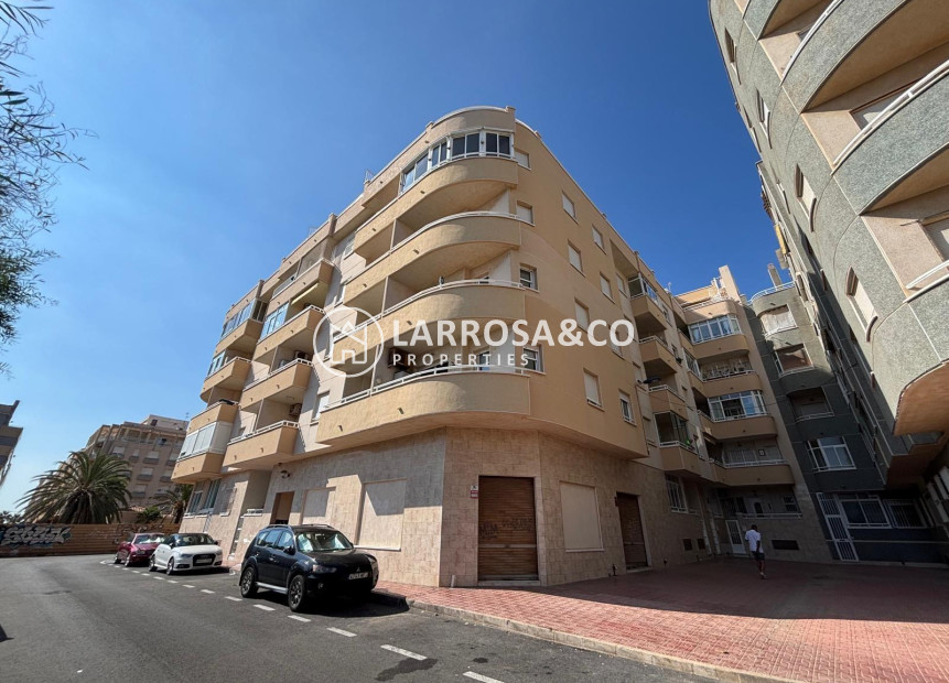 Resale - Apartment - Torrevieja - Playa del cura
