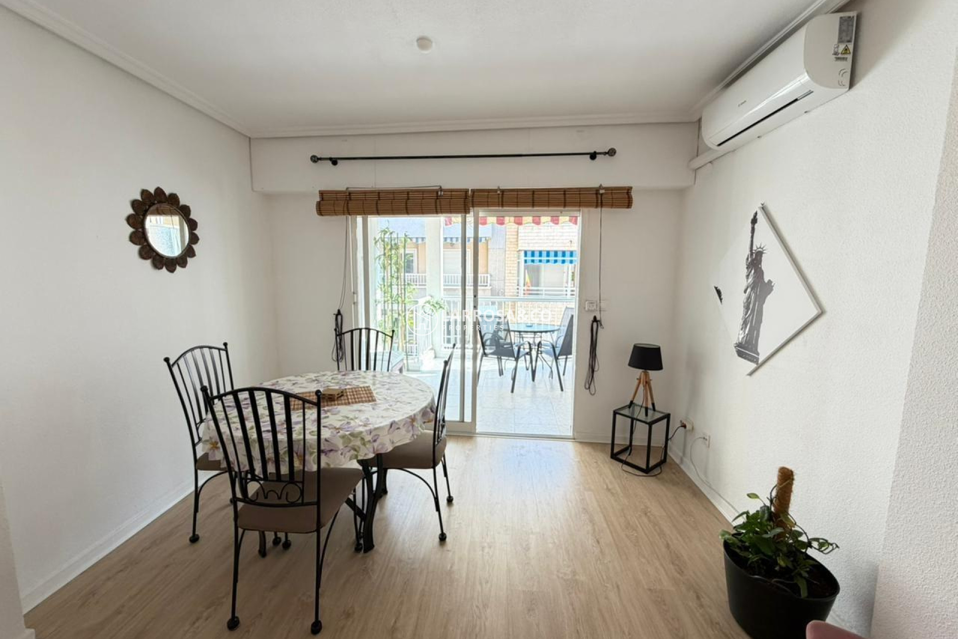 Resale - Apartment - Torrevieja - Playa del cura