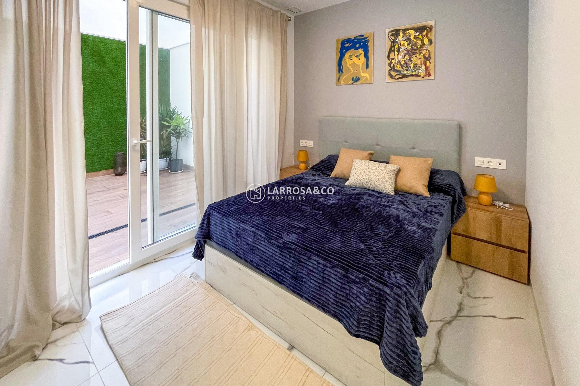 Resale - Apartment - Torrevieja - Playa del cura