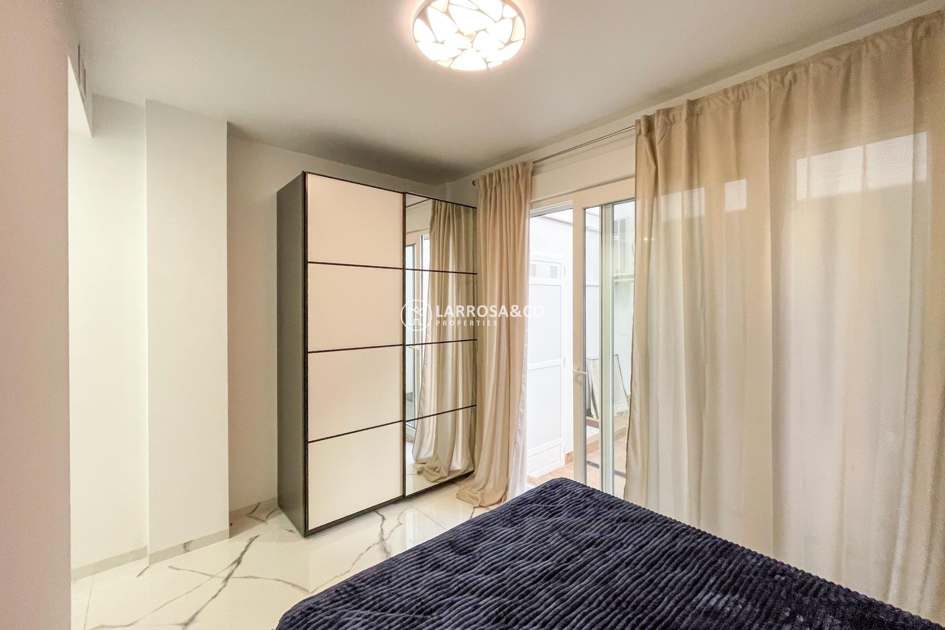 Resale - Apartment - Torrevieja - Playa del cura