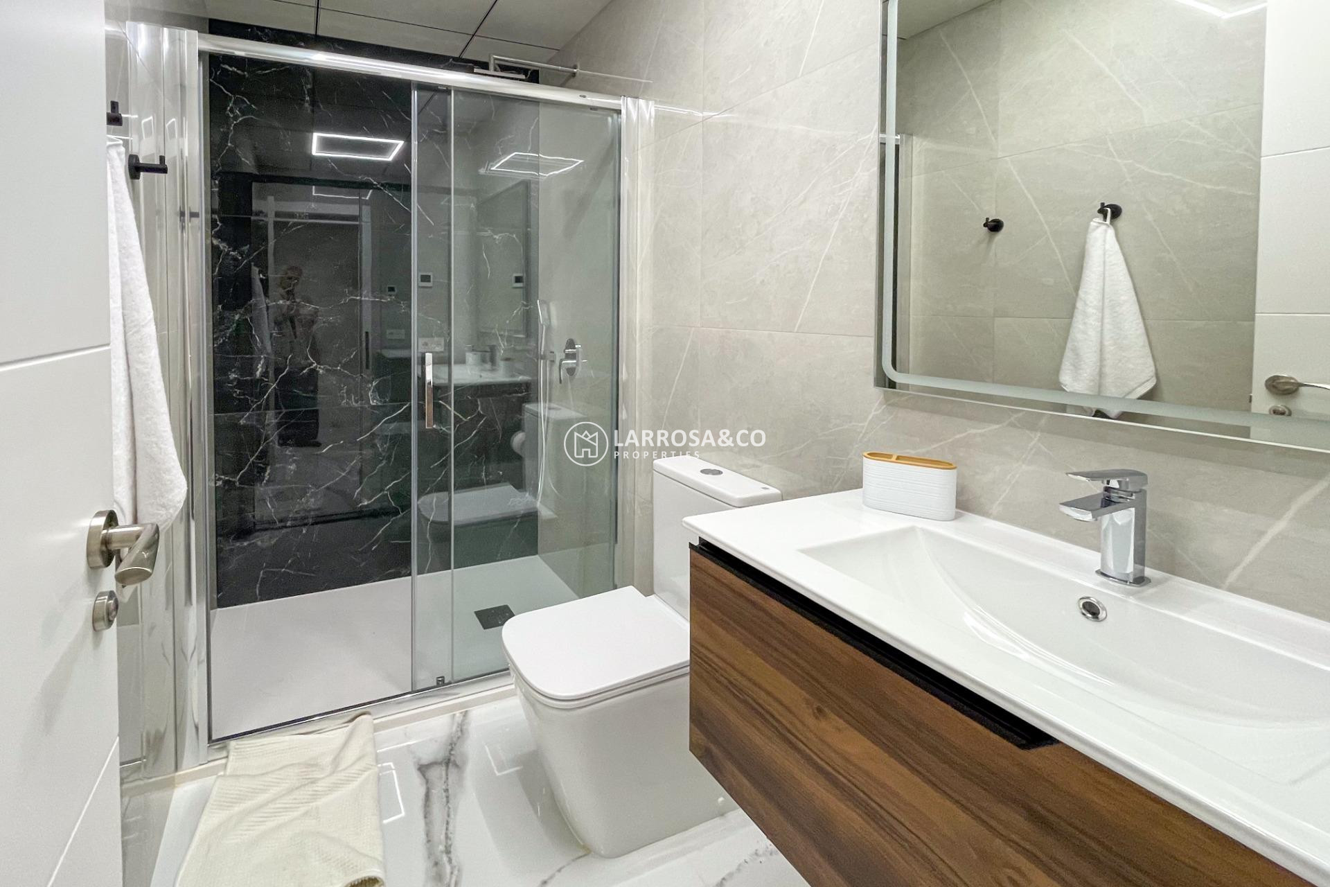 Resale - Apartment - Torrevieja - Playa del cura