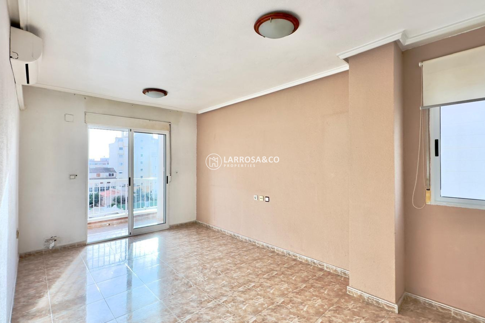 Resale - Apartment - Torrevieja - Playa del cura