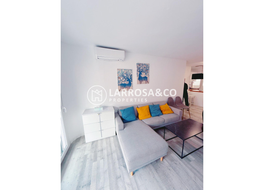 Resale - Apartment - Torrevieja - Playa del cura