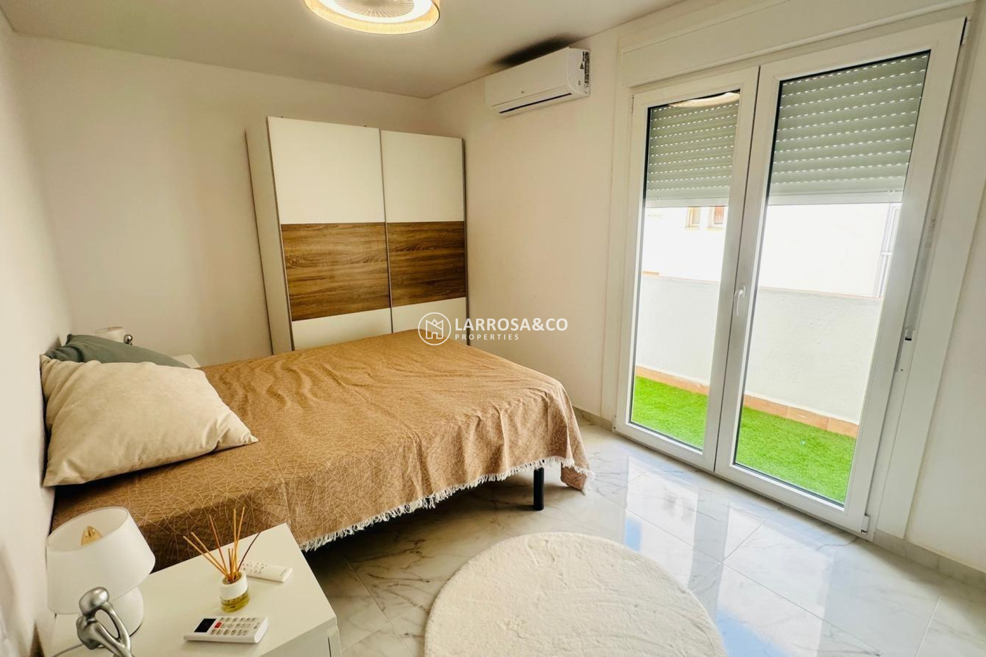 Resale - Apartment - Torrevieja - Playa del cura