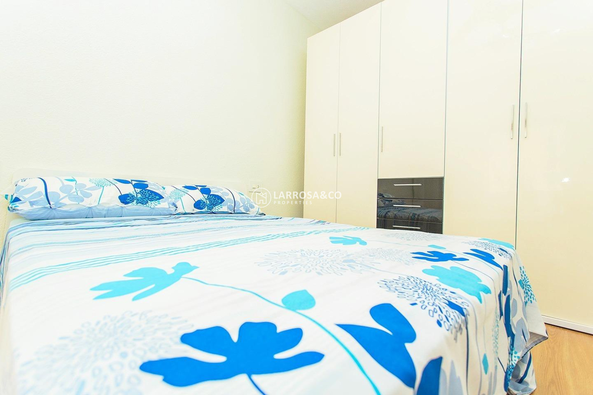 Resale - Apartment - Torrevieja - Playa del cura