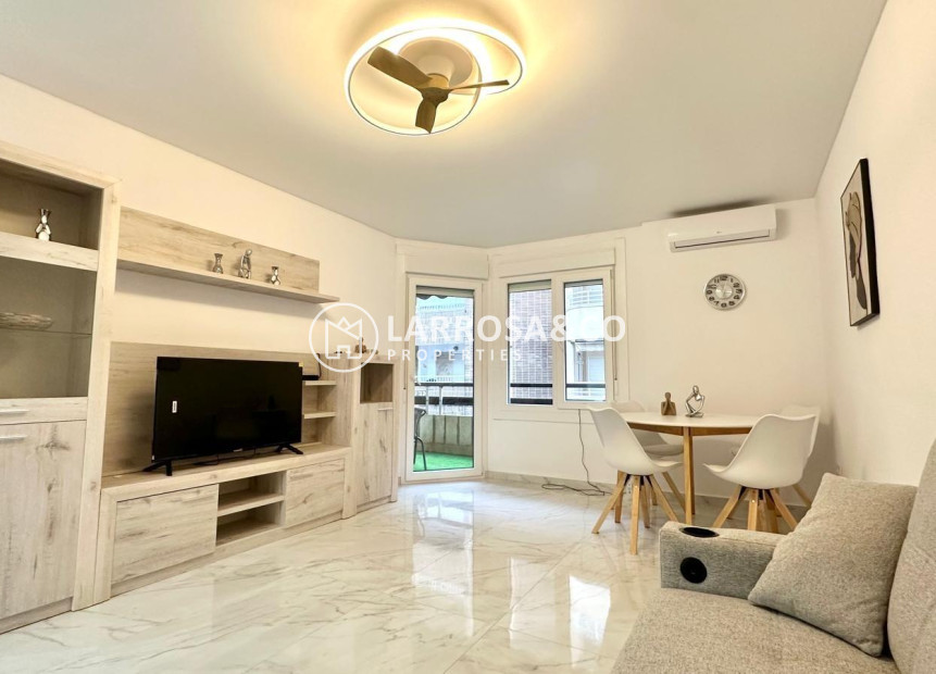 Resale - Apartment - Torrevieja - Playa del cura