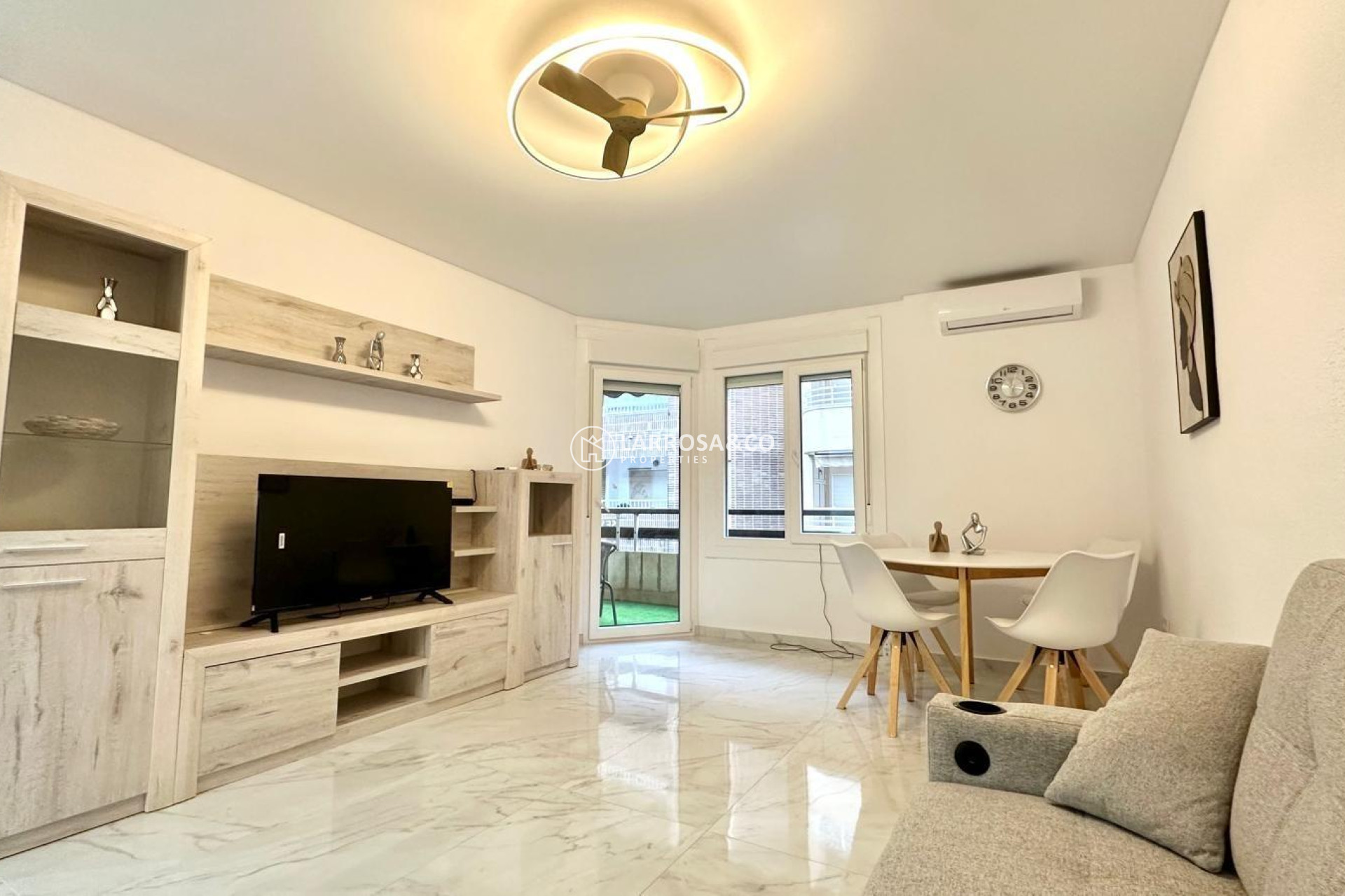 Resale - Apartment - Torrevieja - Playa del cura