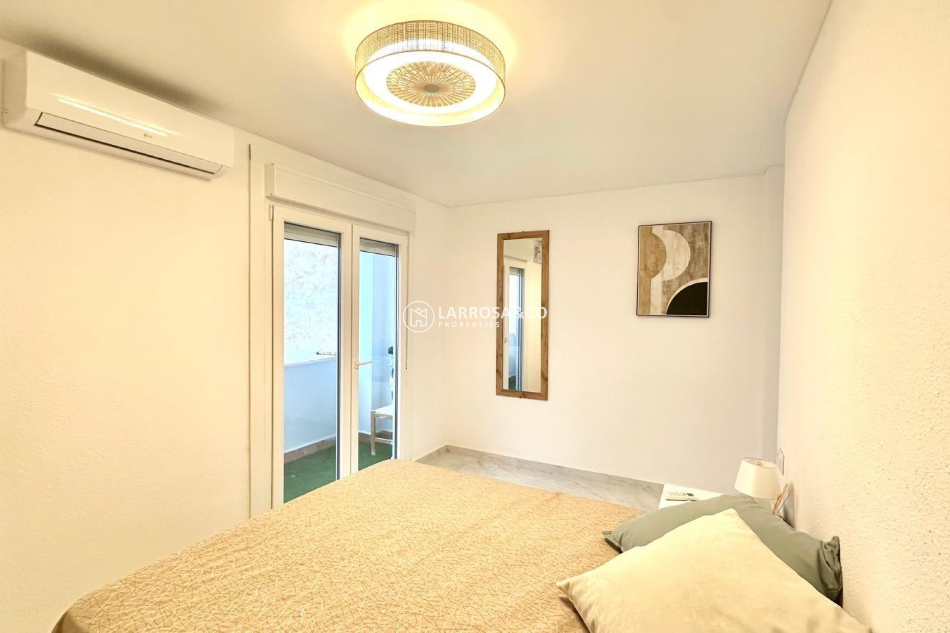 Resale - Apartment - Torrevieja - Playa del cura