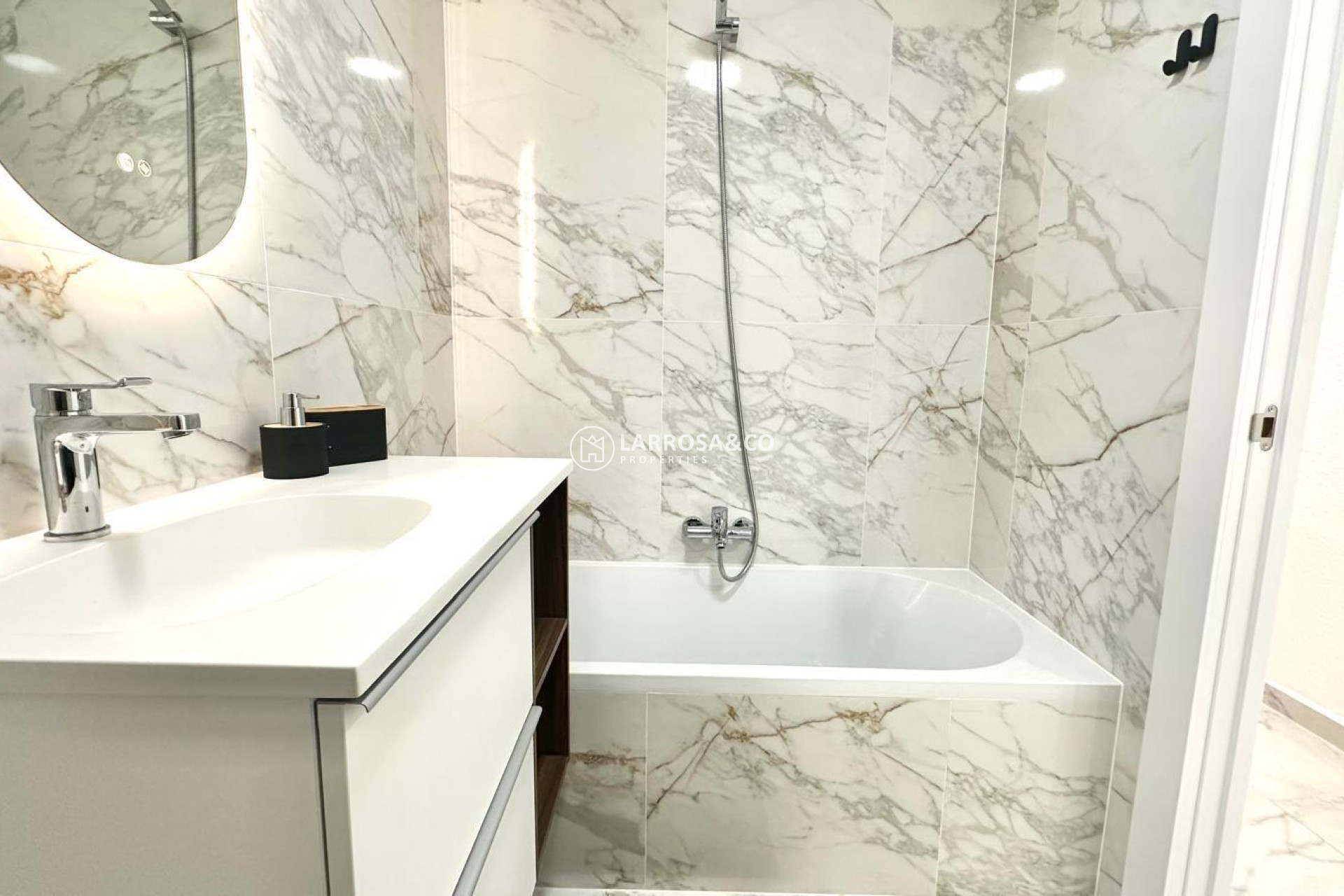 Resale - Apartment - Torrevieja - Playa del cura