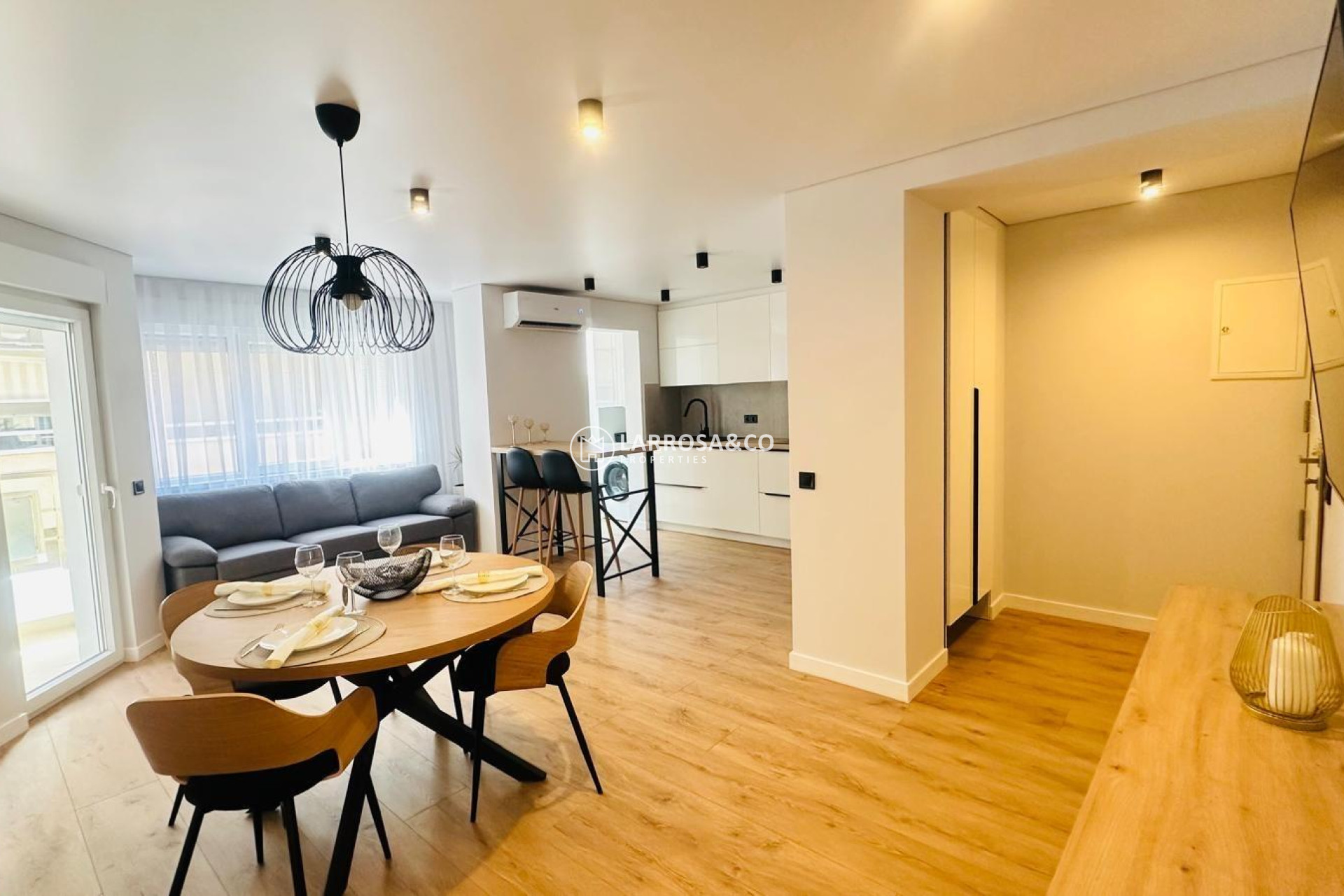 Resale - Apartment - Torrevieja - Playa del cura