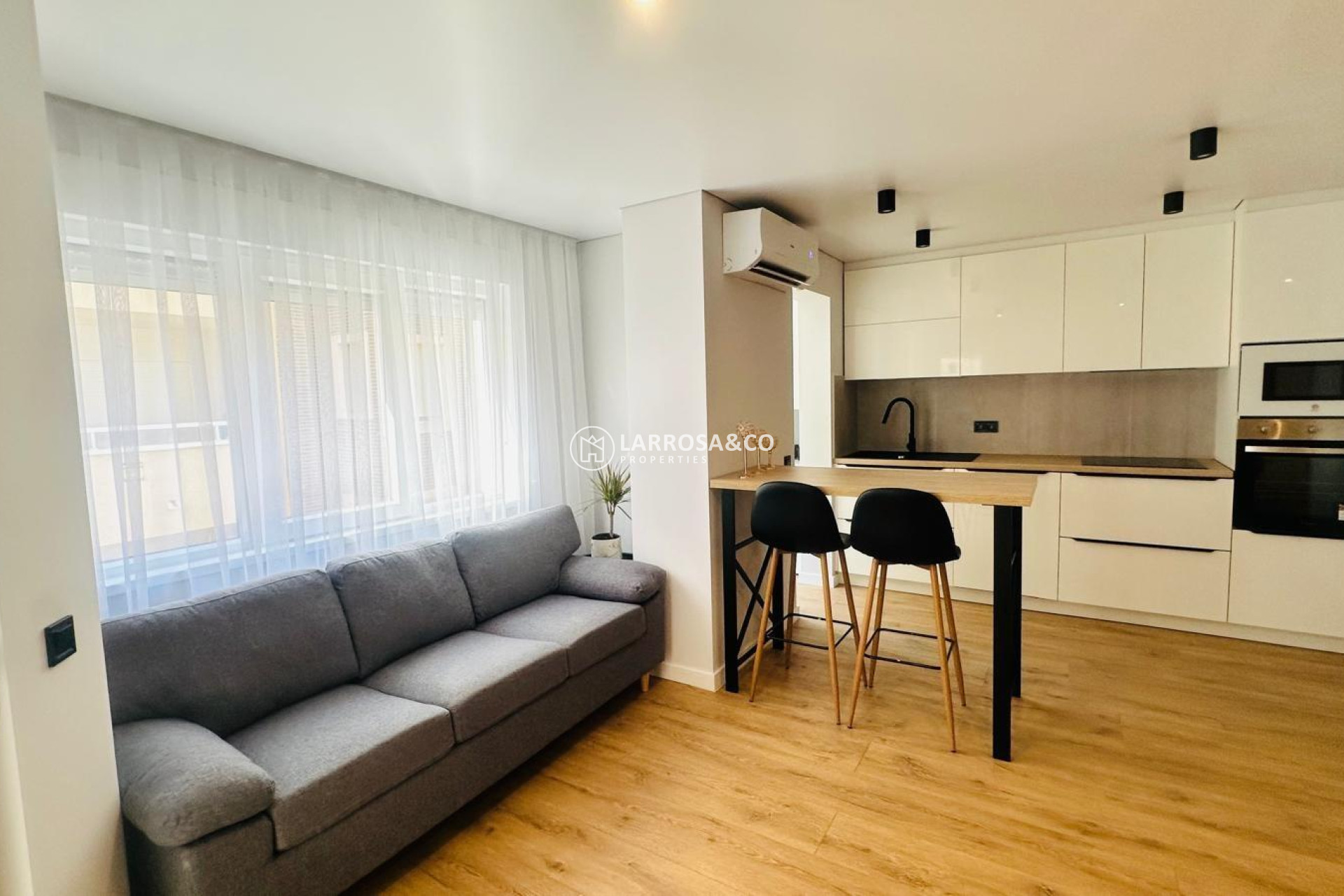 Resale - Apartment - Torrevieja - Playa del cura