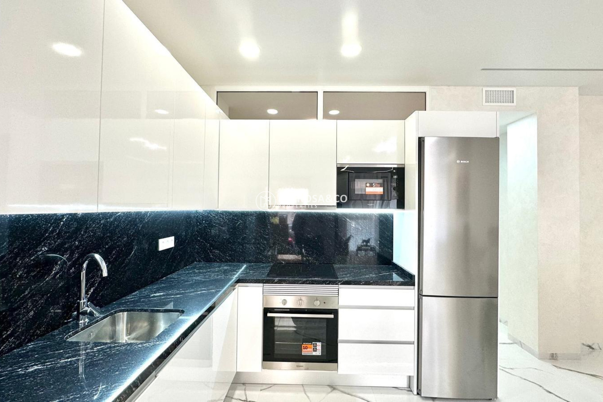 Resale - Apartment - Torrevieja - Playa del cura