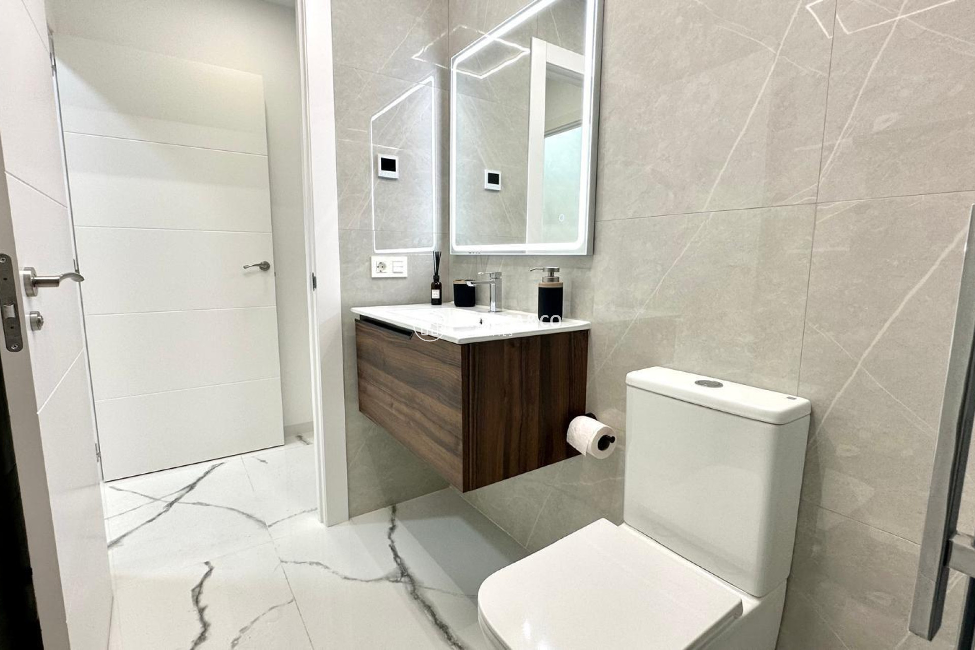 Resale - Apartment - Torrevieja - Playa del cura