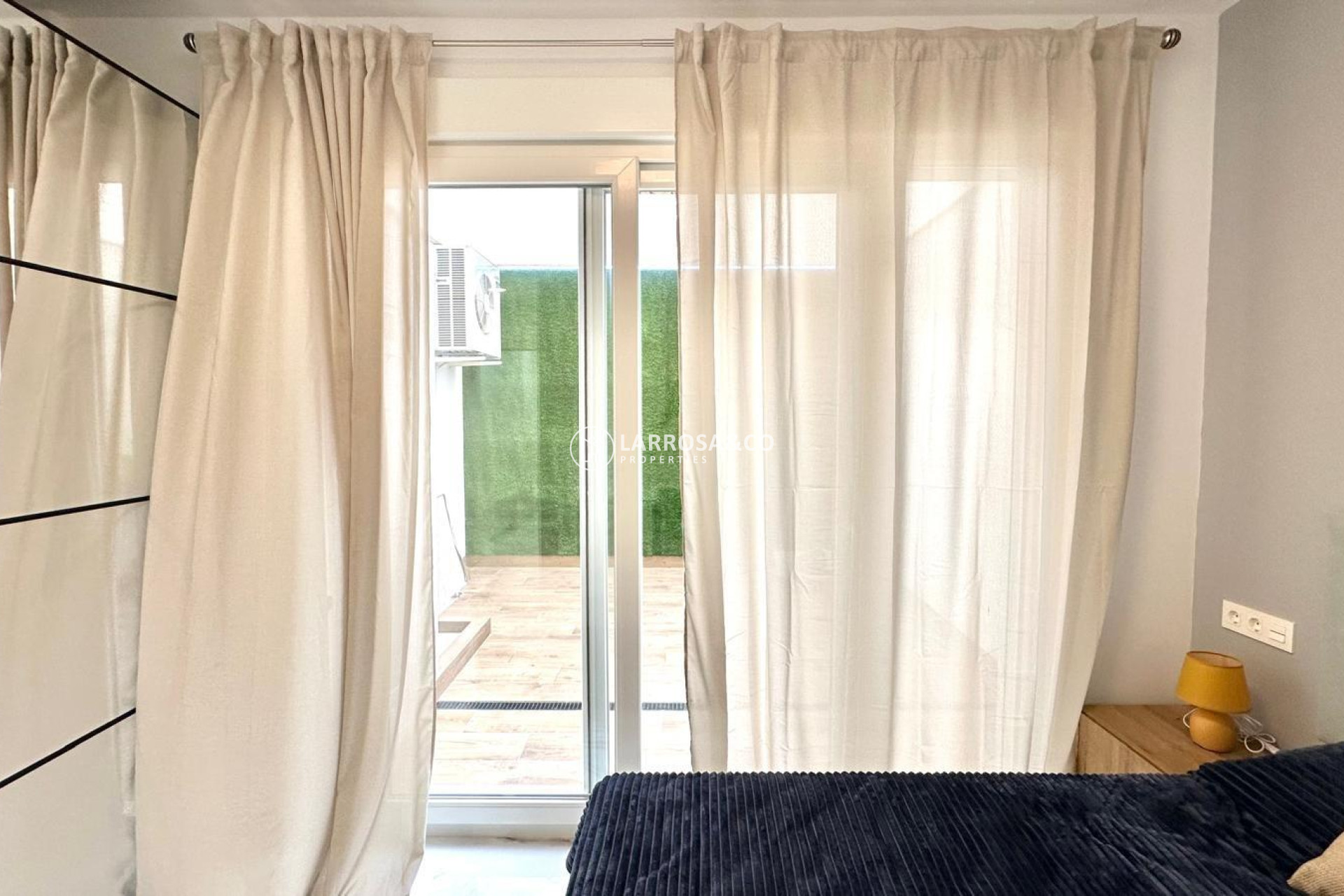 Resale - Apartment - Torrevieja - Playa del cura