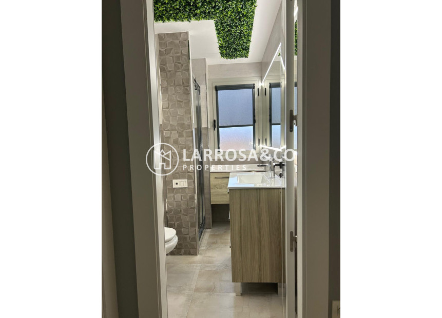 Resale - Apartment - Torrevieja - Playa del cura