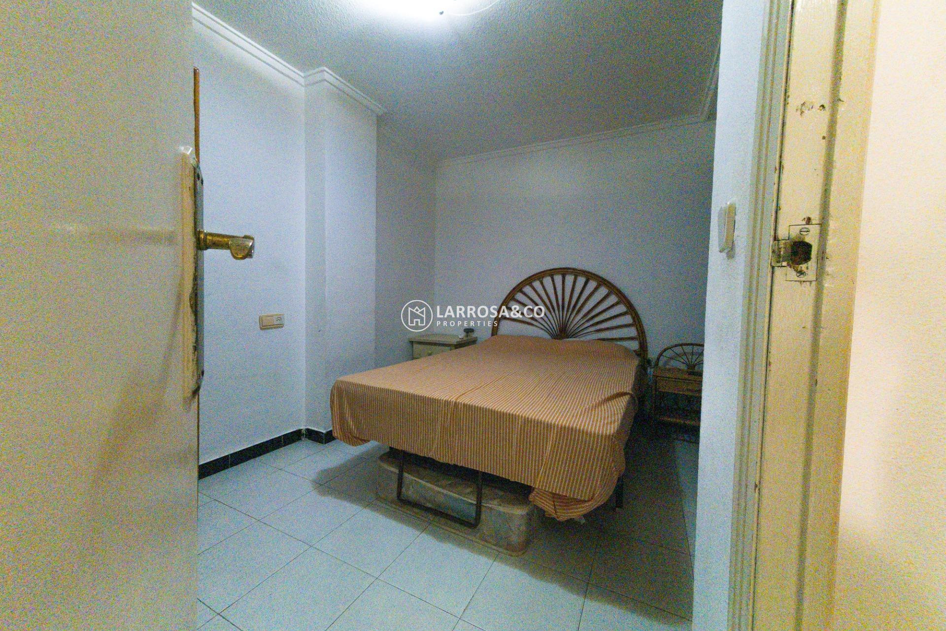 Resale - Apartment - Torrevieja - Playa del cura