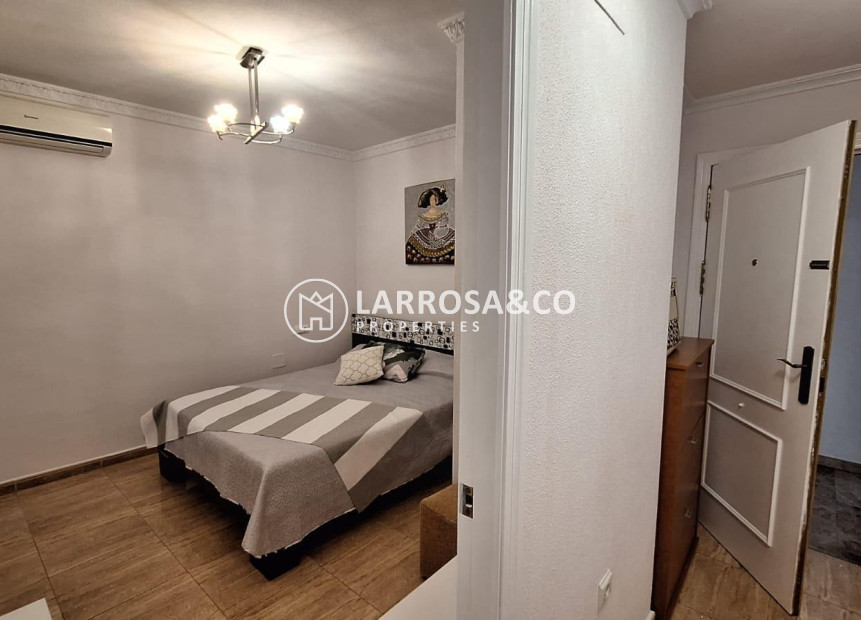 Resale - Apartment - Torrevieja - Playa del cura