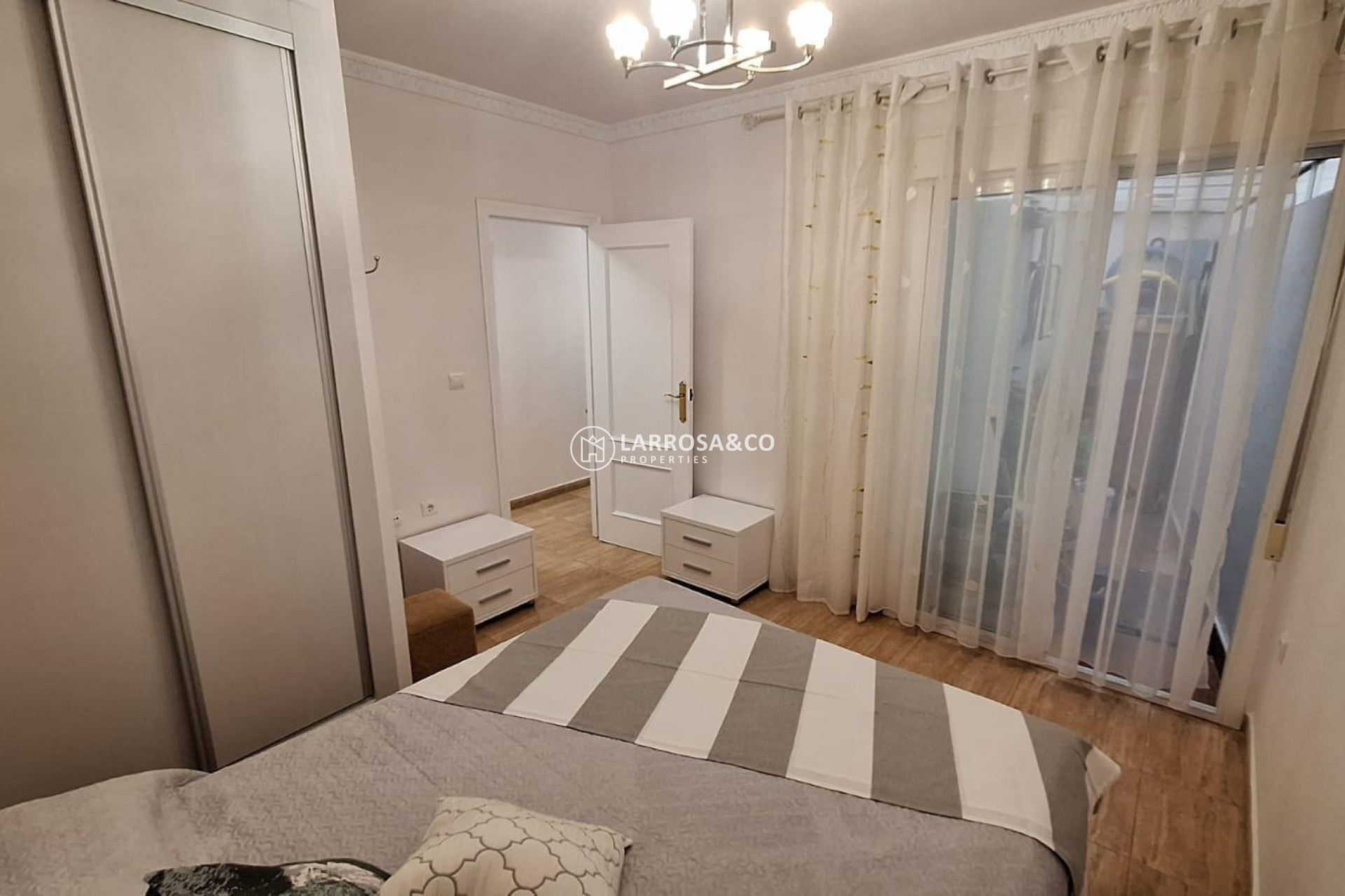 Resale - Apartment - Torrevieja - Playa del cura