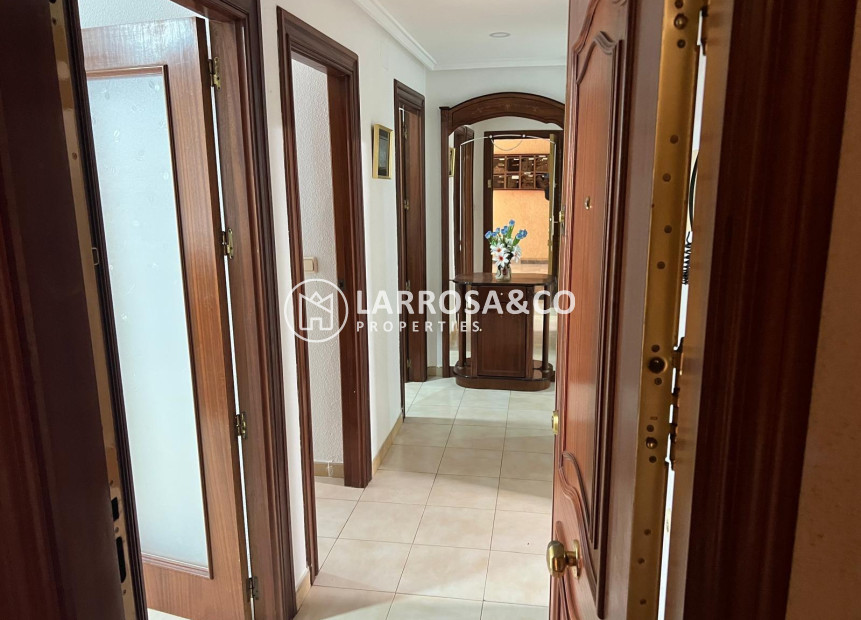 Resale - Apartment - Torrevieja - Playa del cura