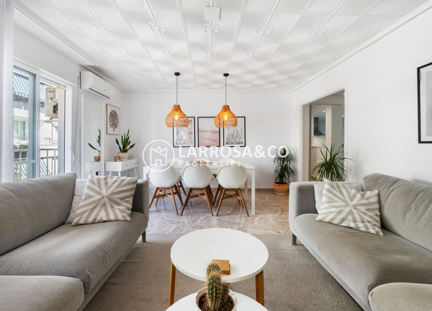 Resale - Apartment - Torrevieja - Playa del cura