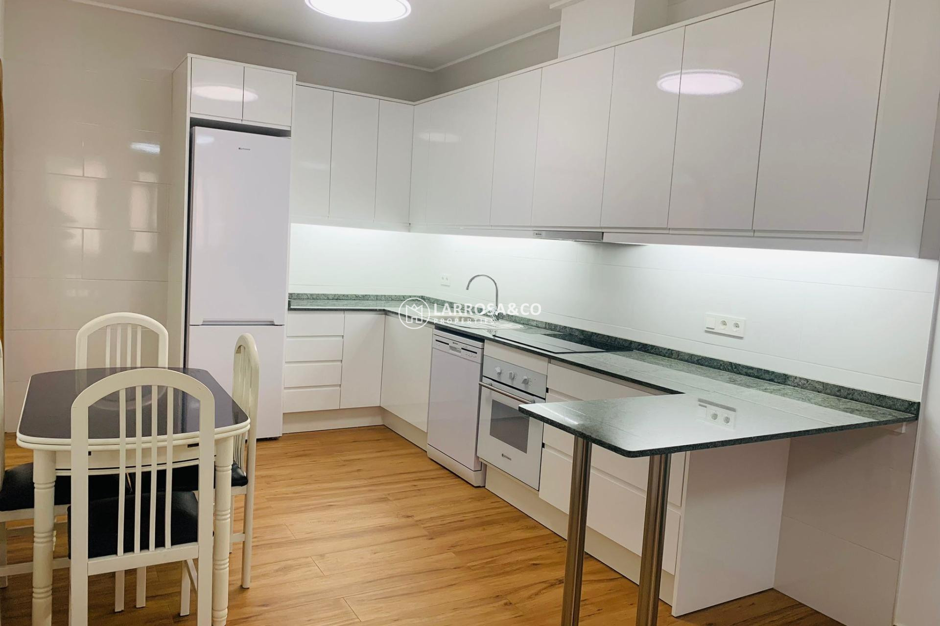 Resale - Apartment - Torrevieja - Playa del cura