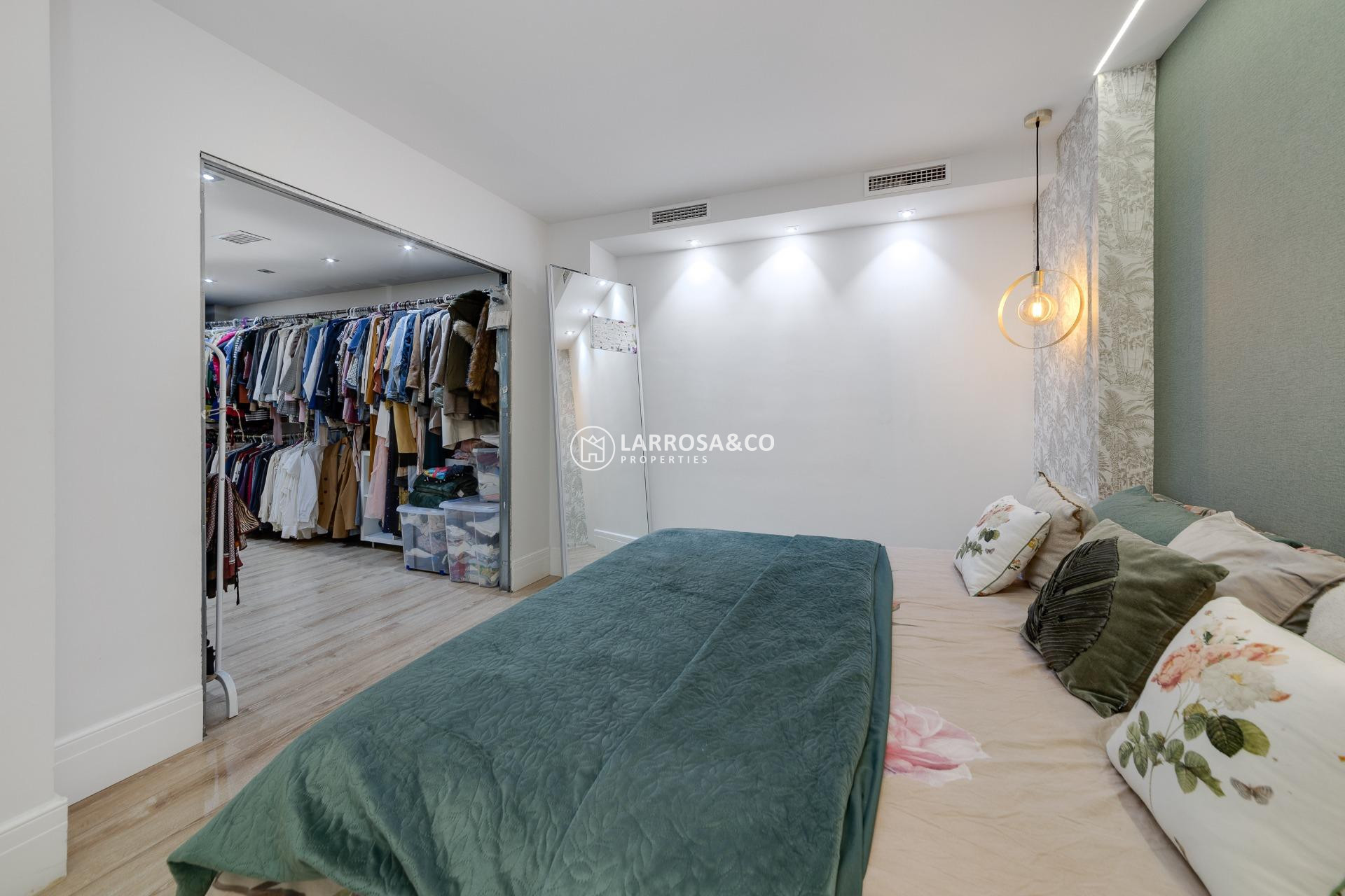 Resale - Apartment - Torrevieja - Playa del cura