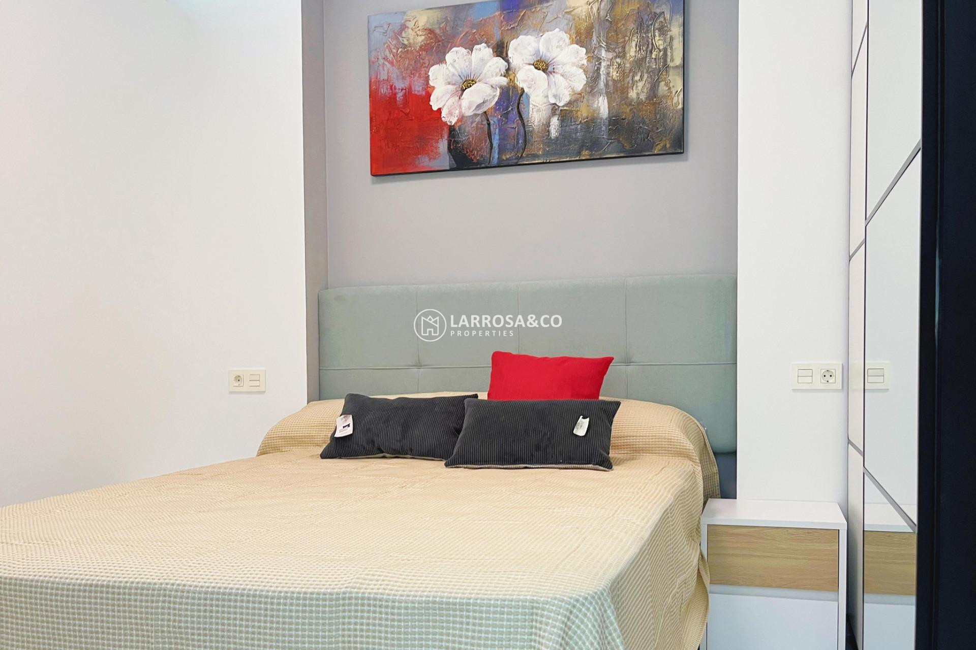 Resale - Apartment - Torrevieja - Playa del cura