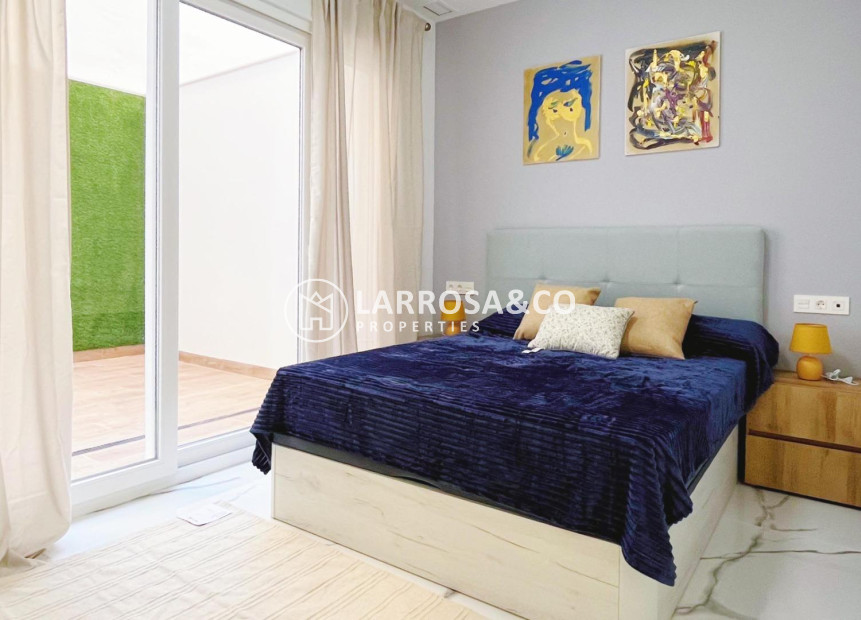 Resale - Apartment - Torrevieja - Playa del cura