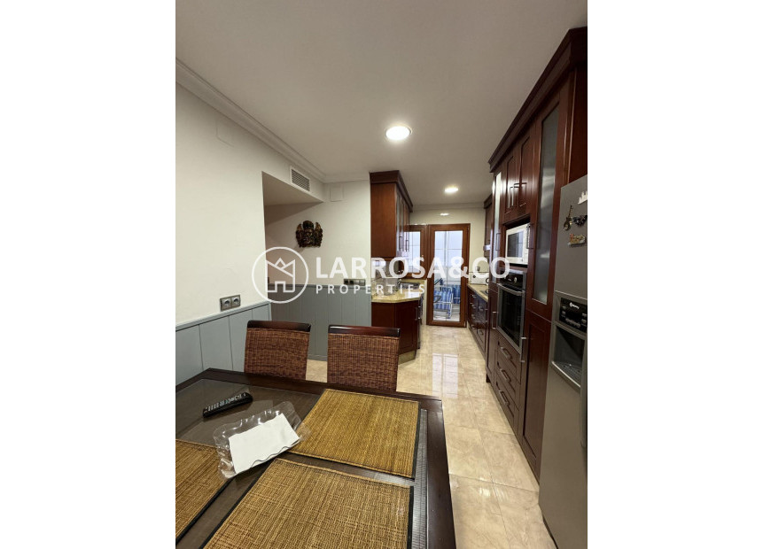 Resale - Apartment - Torrevieja - Playa del cura