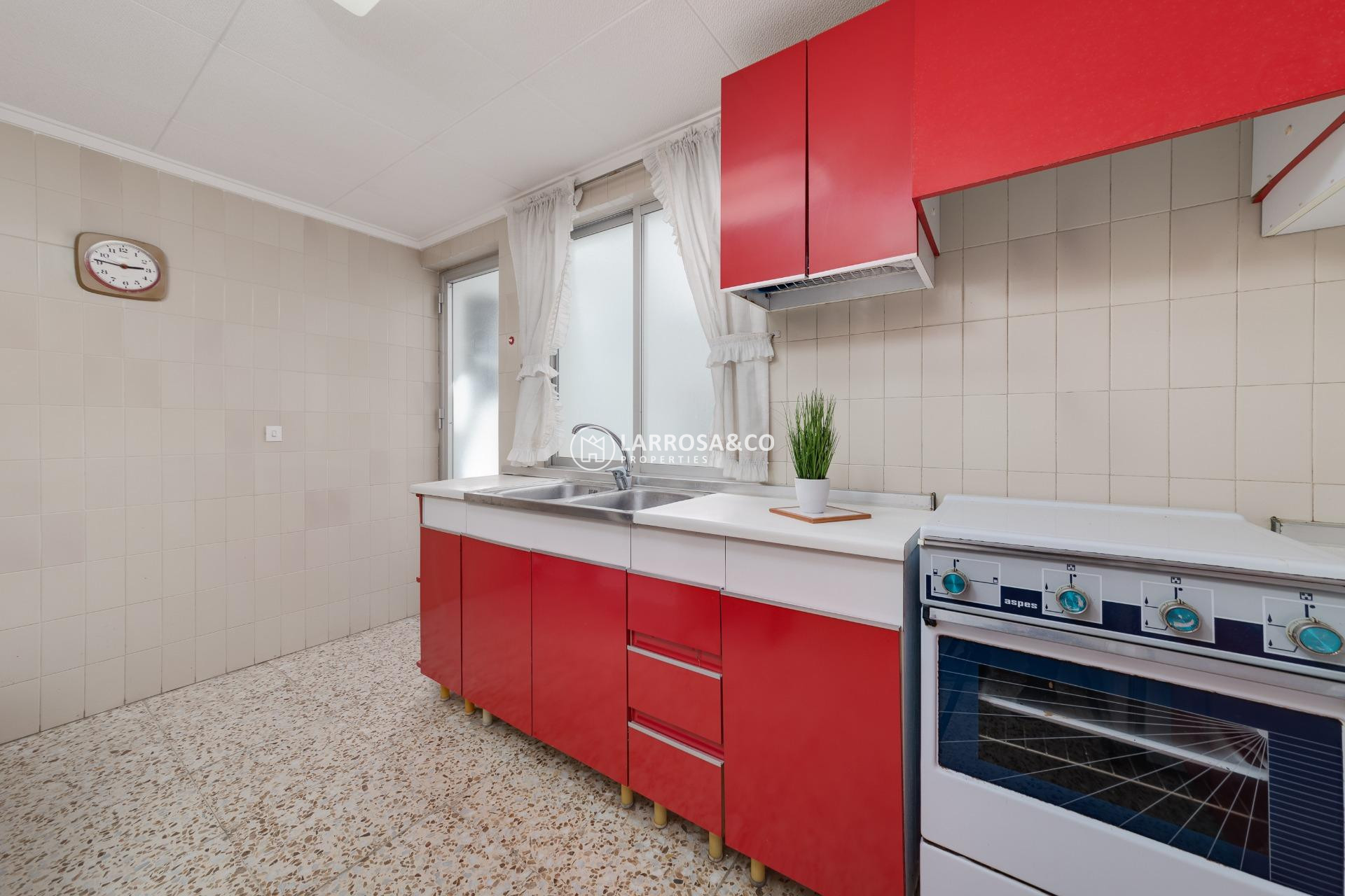 Resale - Apartment - Torrevieja - Puerto