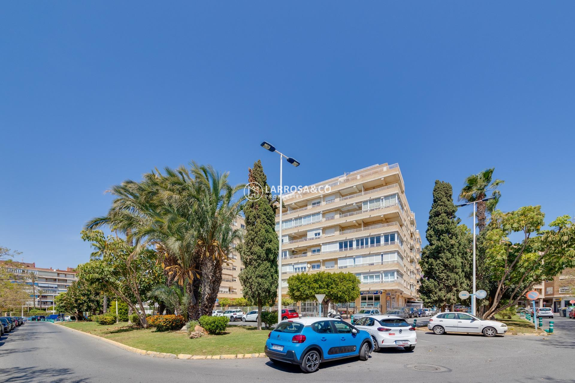 Resale - Apartment - Torrevieja - Puerto