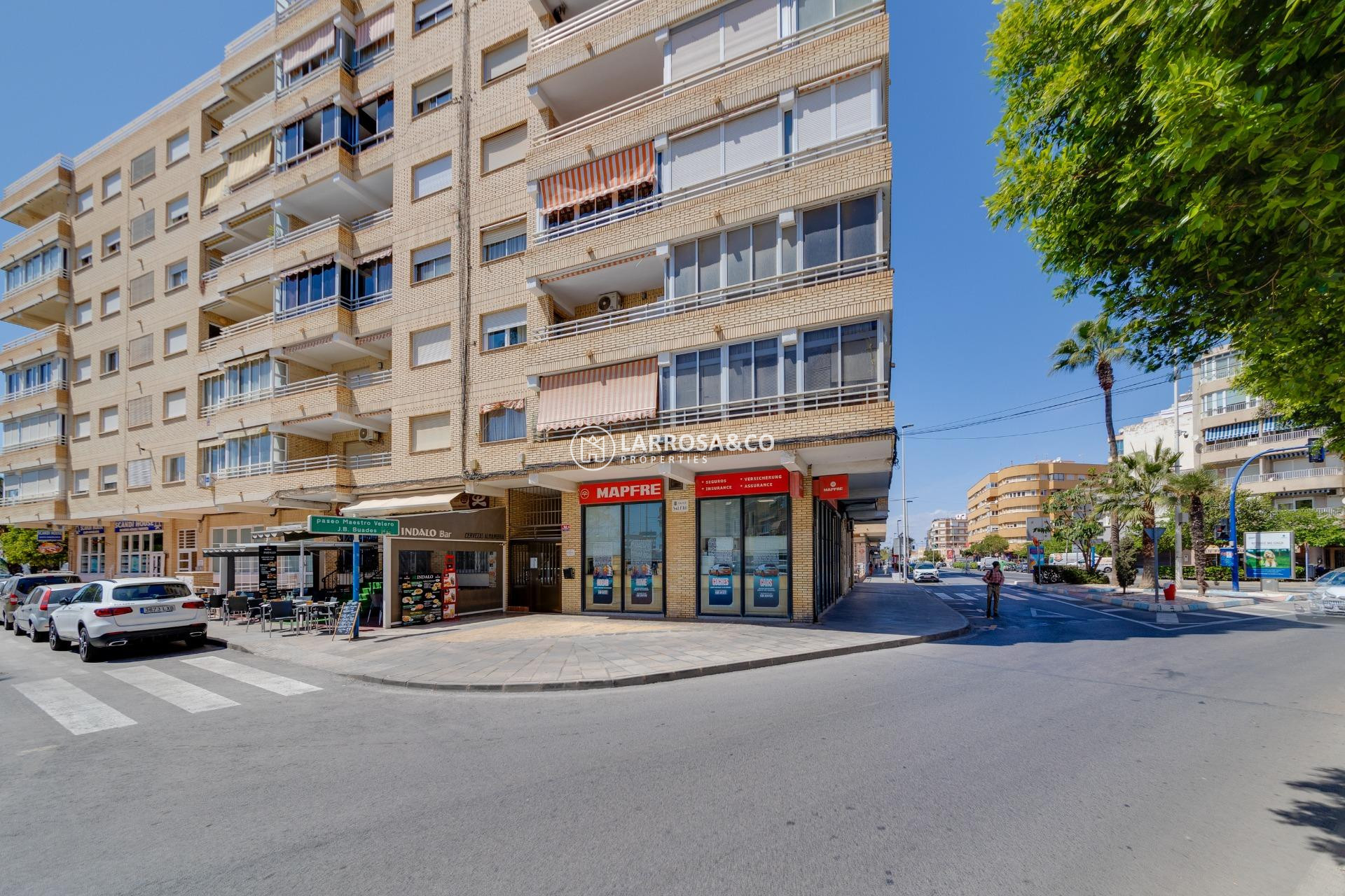 Resale - Apartment - Torrevieja - Puerto