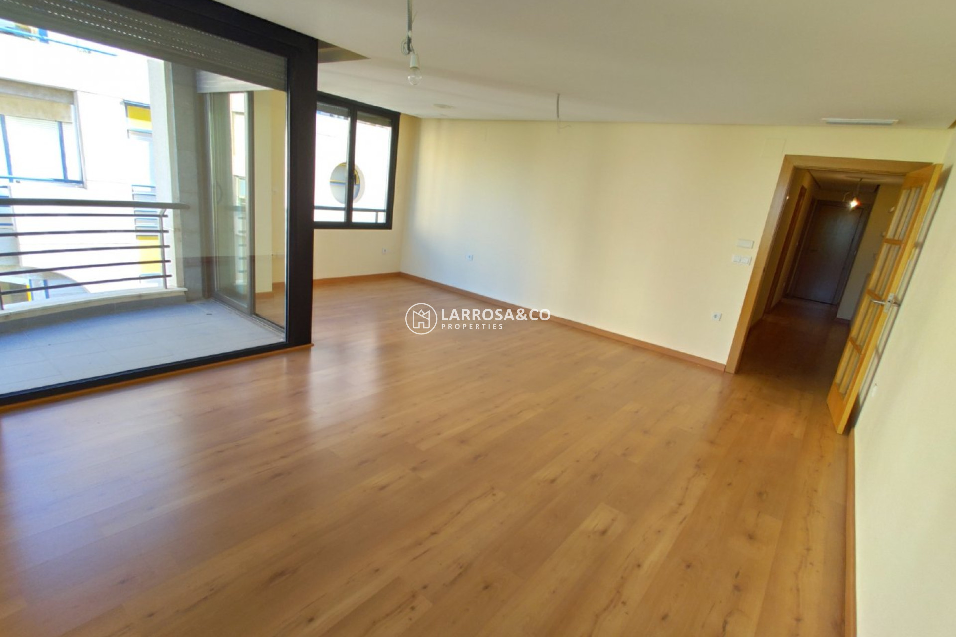 Resale - Apartment - Torrevieja - Puerto