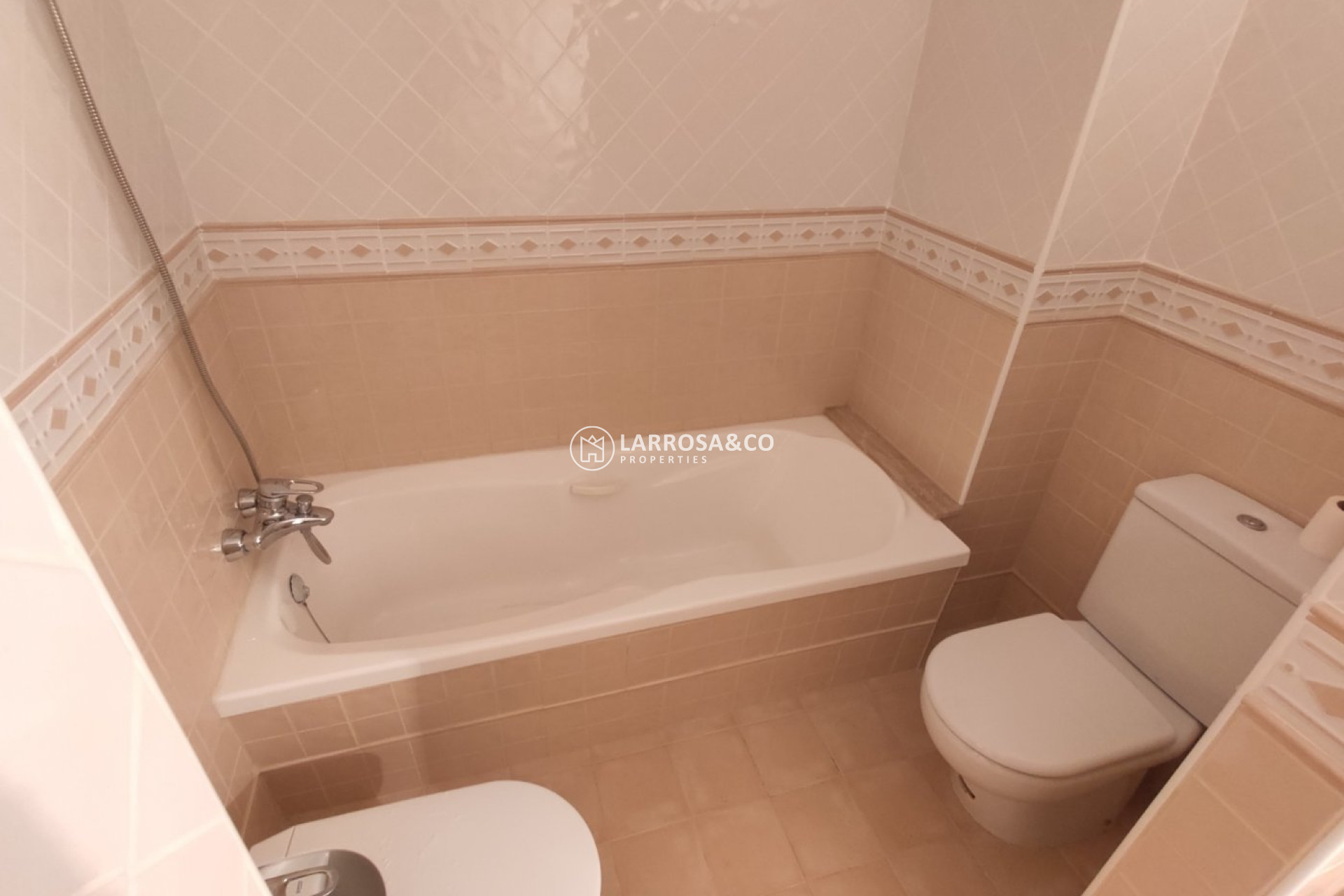 Resale - Apartment - Torrevieja - Puerto