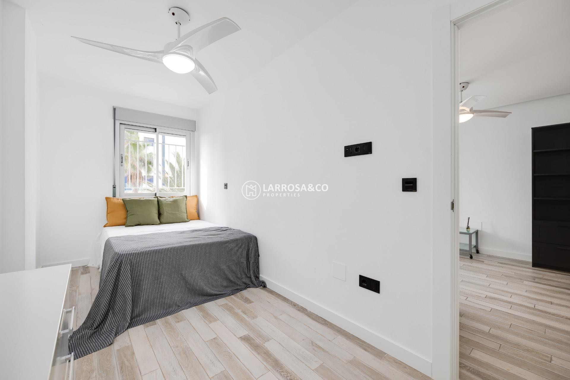 Resale - Apartment - Torrevieja - Punta Prima