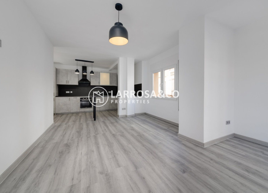 Resale - Apartment - Torrevieja - torrevieja