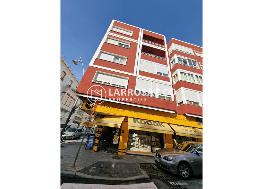 Resale - Apartment - Torrevieja - torrevieja