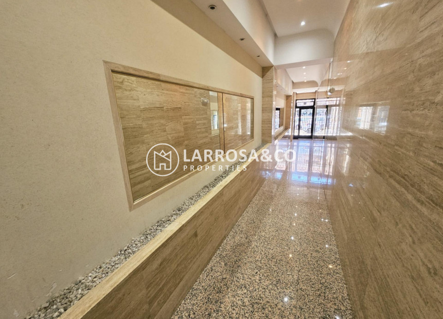 Resale - Apartment - Torrevieja - torrevieja