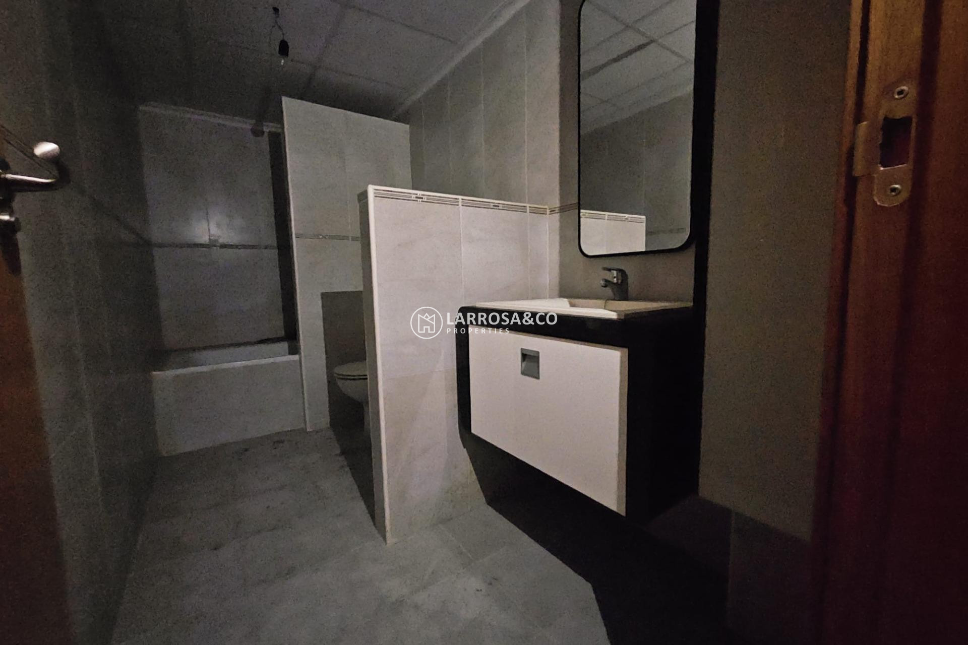 Resale - Apartment - Torrevieja - torrevieja