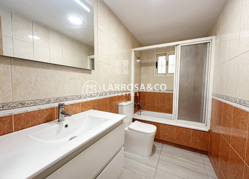Resale - Apartment - Torrevieja - torrevieja