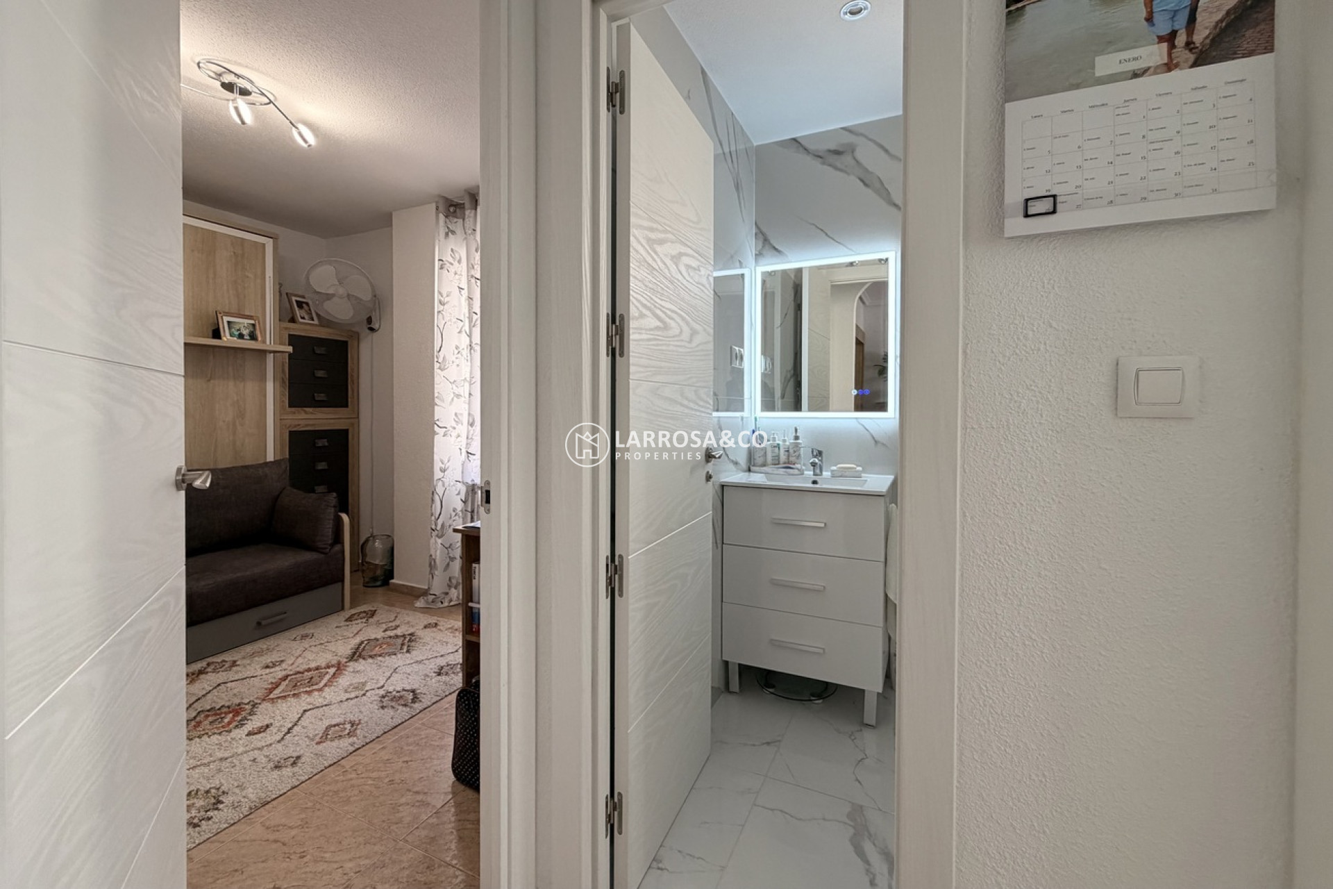 Resale - Apartment - Torrevieja - Urb. Calas Blancas III