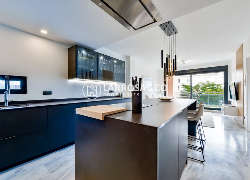 Resale - Apartment - Villajoyosa - La Cala