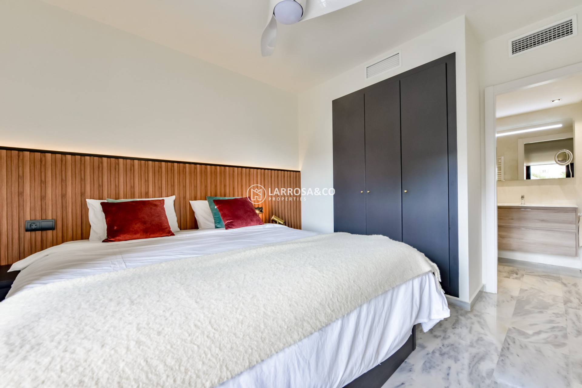 Resale - Apartment - Villajoyosa - La Cala