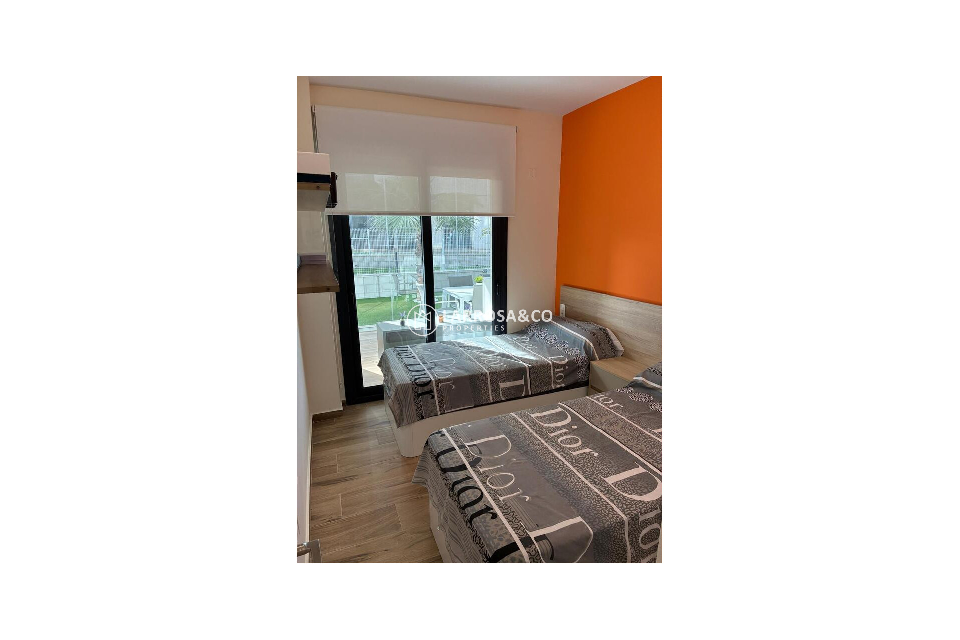 Resale - Apartment - Villamartín - Costa Blanca