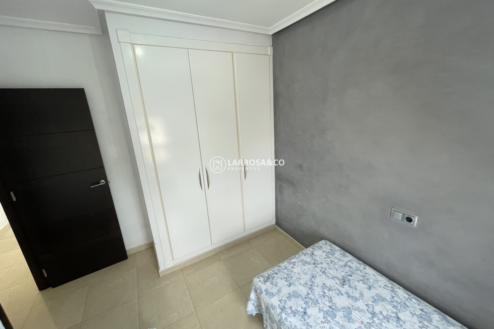 Resale - Apartment - Villamartín - Costa Blanca