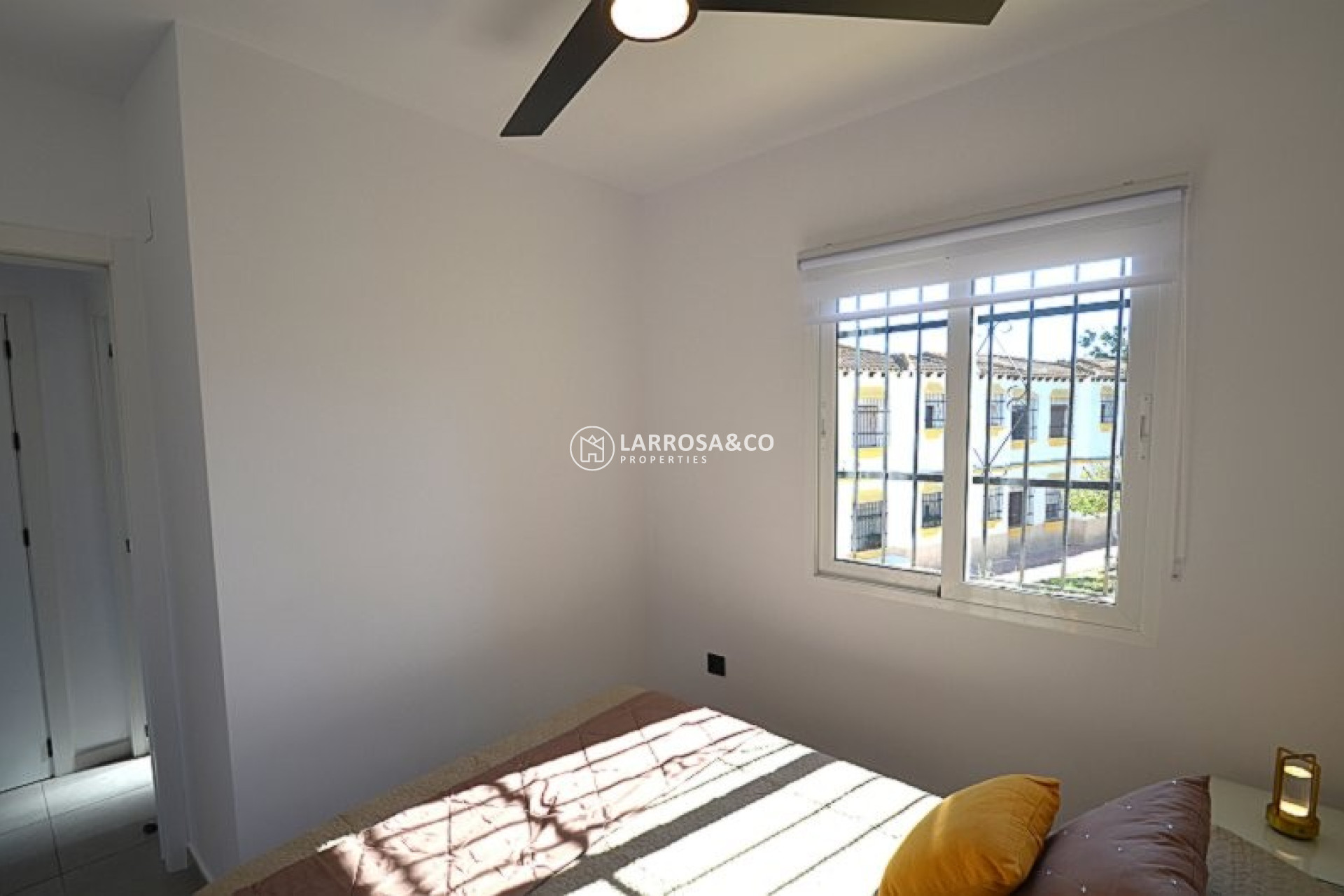 Resale - Apartment - Villamartín - Costa Blanca