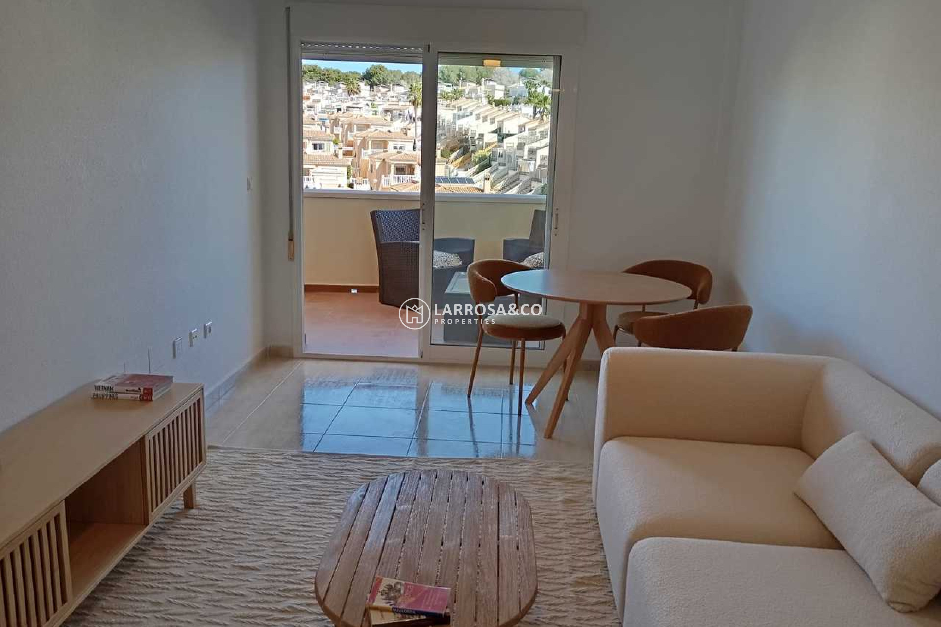 Resale - Apartment - Villamartín - Costa Blanca